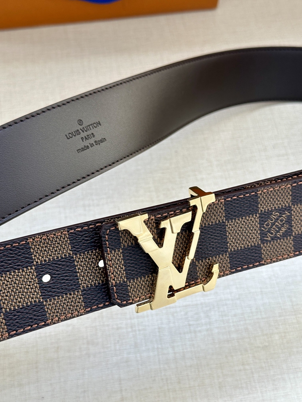 激安ルイヴィトンベルト背面デザイン